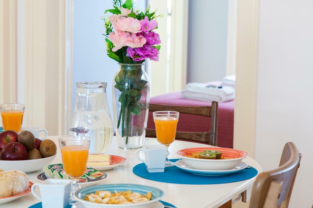 Bairro Alto 3 Bedroom Patio Flat! Lisbon
